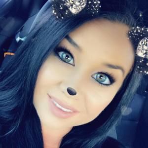 Meet your Posher, Caitlin